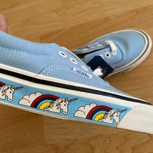 NWT Baby blue Vans w/rainbow unicorn design